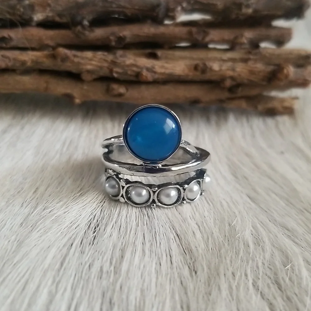 Blue Solitaire Ring - Picture 5 of 8